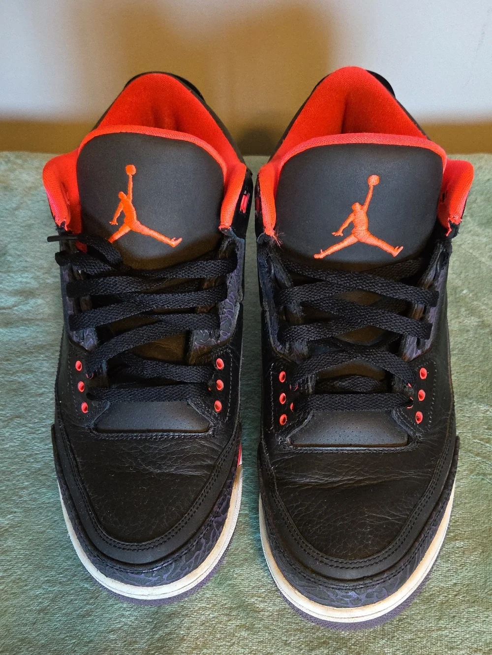 NIKE Air Jordan 3 Retro Crimson
